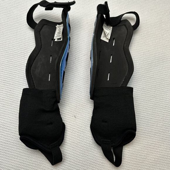 Nike T90 Shinguards - Picture 2 of 3